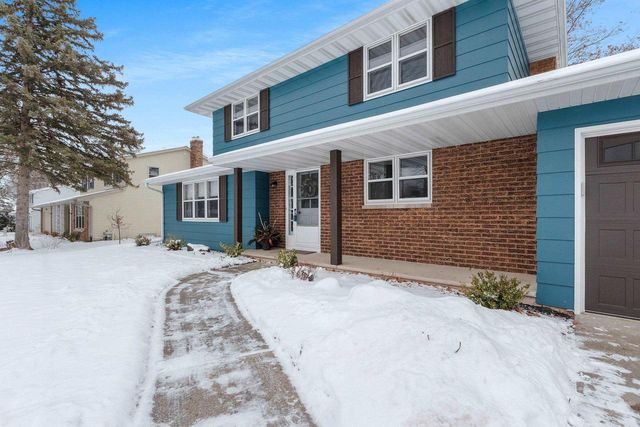 544 SOMERSET DRIVE, Green Bay, WI 54301