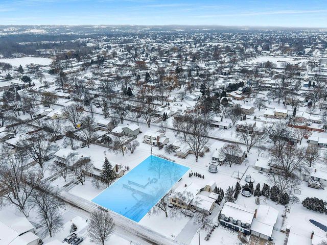 544 SOMERSET DRIVE, Green Bay, WI 54301