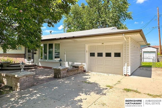 910 Lemay Drive, Bellevue, NE 68005