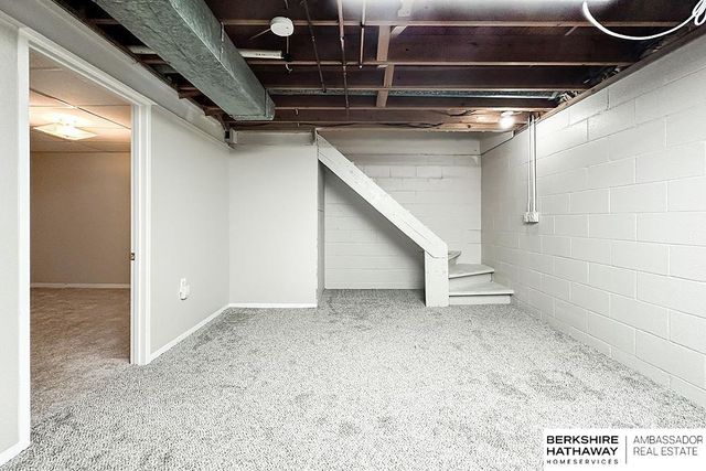 910 Lemay Drive, Bellevue, NE 68005