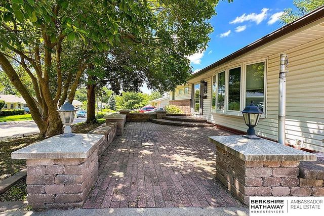 910 Lemay Drive, Bellevue, NE 68005