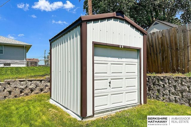 910 Lemay Drive, Bellevue, NE 68005