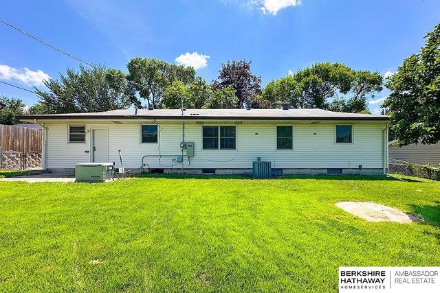 910 Lemay Drive, Bellevue, NE 68005