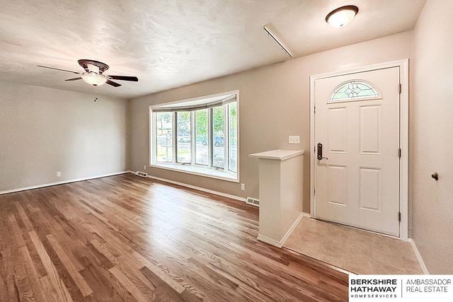 910 Lemay Drive, Bellevue, NE 68005