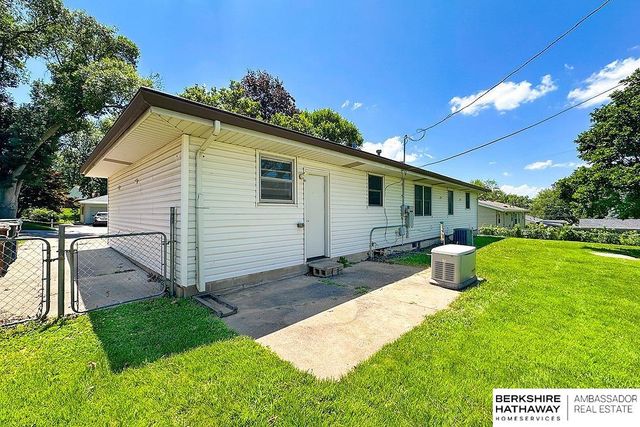 910 Lemay Drive, Bellevue, NE 68005