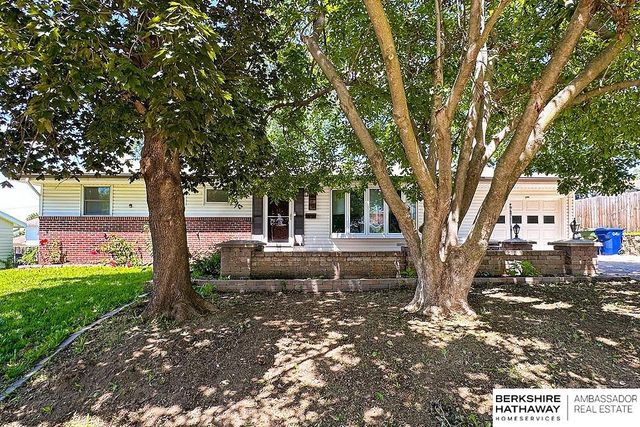 910 Lemay Drive, Bellevue, NE 68005