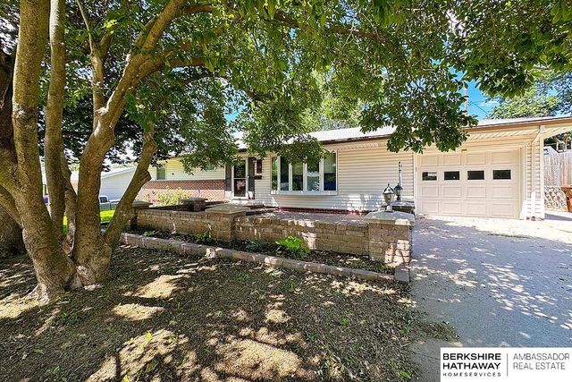 910 Lemay Drive, Bellevue, NE 68005