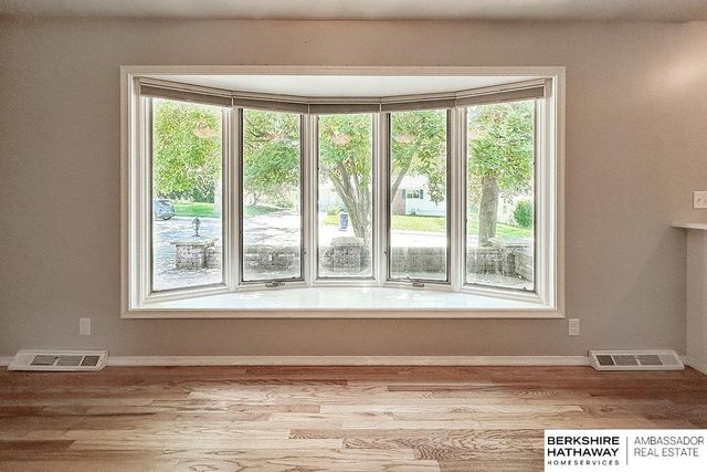 910 Lemay Drive, Bellevue, NE 68005