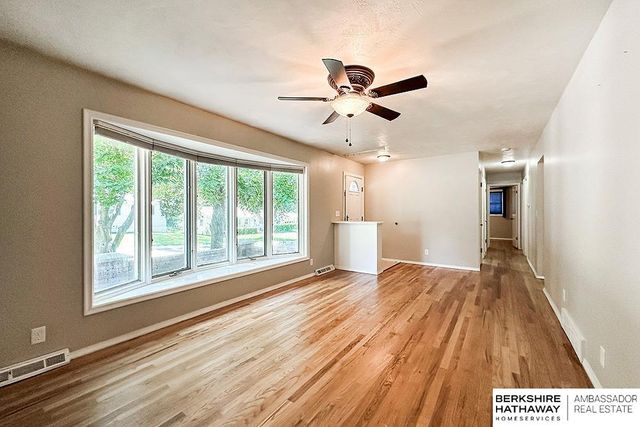 910 Lemay Drive, Bellevue, NE 68005