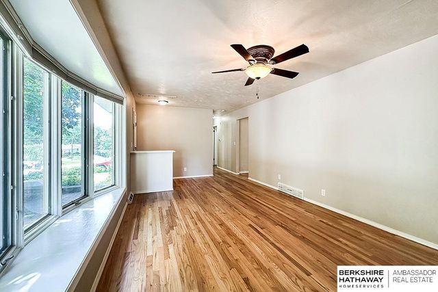 910 Lemay Drive, Bellevue, NE 68005