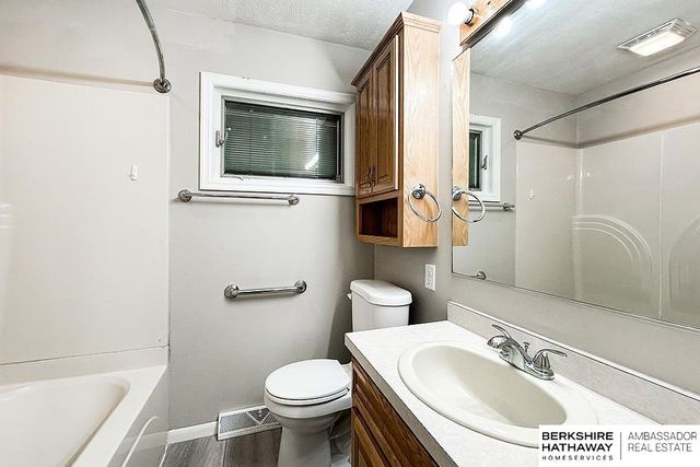 910 Lemay Drive, Bellevue, NE 68005