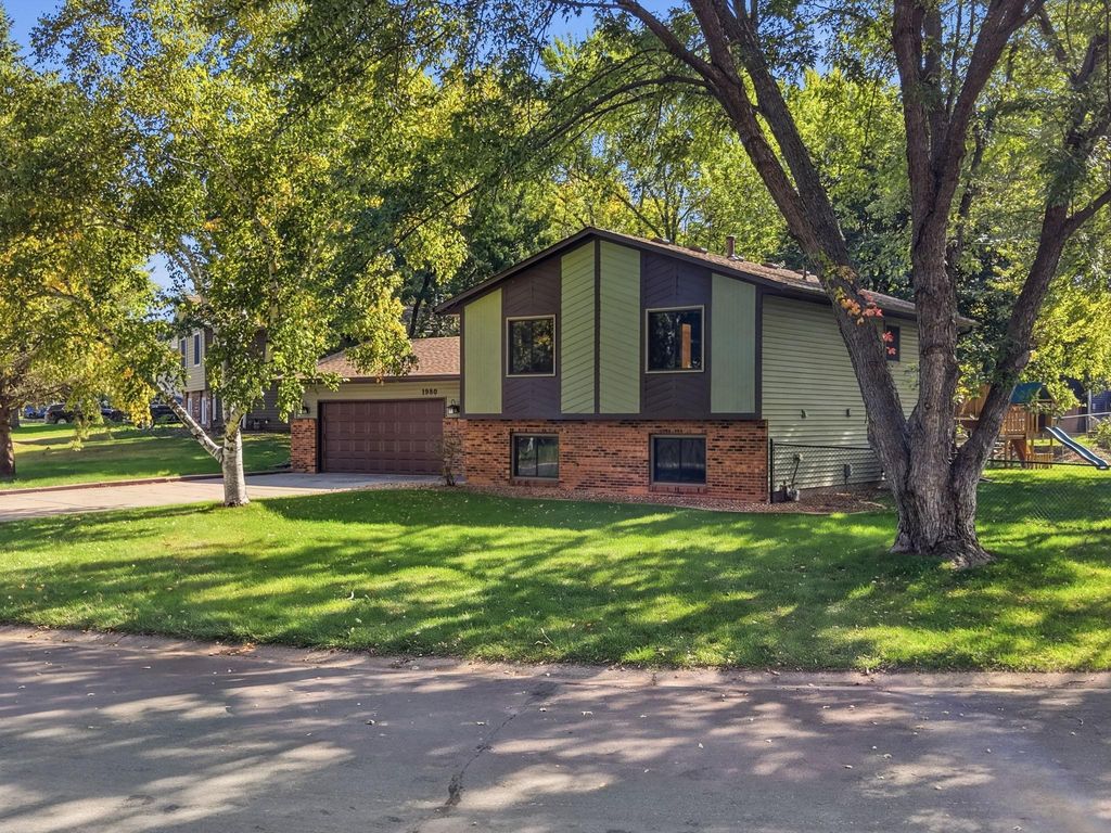 1980 Timber Wolf Trail N, Eagan, MN 55122 — exterior