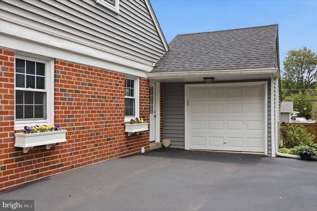 109 RODNEY CIR, Bryn Mawr, PA 19010
