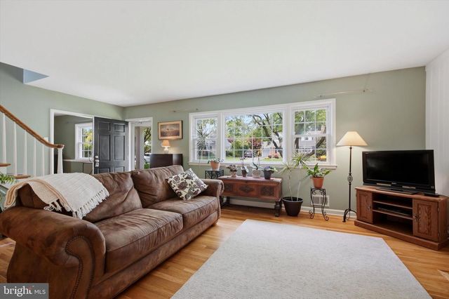 109 RODNEY CIR, Bryn Mawr, PA 19010