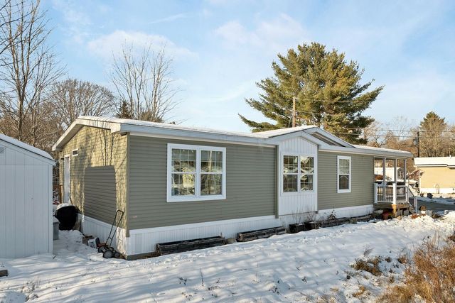 23 Dartmouth Circle, Newmarket, NH 03857