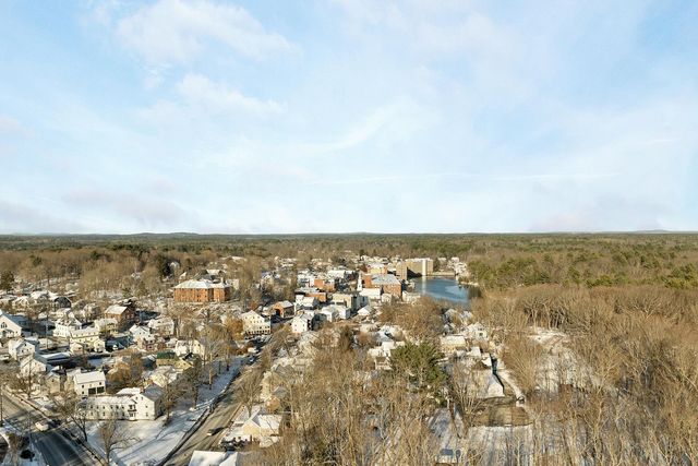 23 Dartmouth Circle, Newmarket, NH 03857