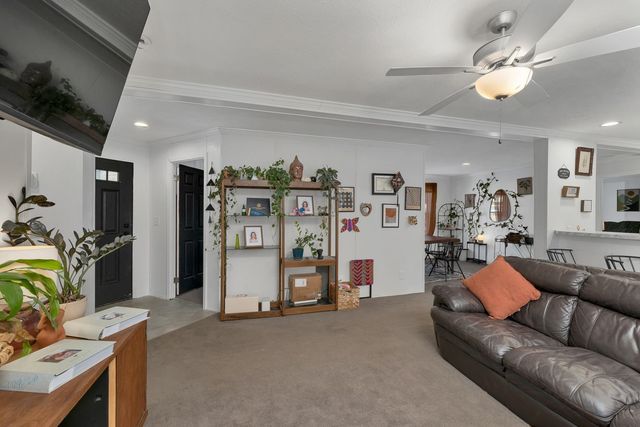 23 Dartmouth Circle, Newmarket, NH 03857