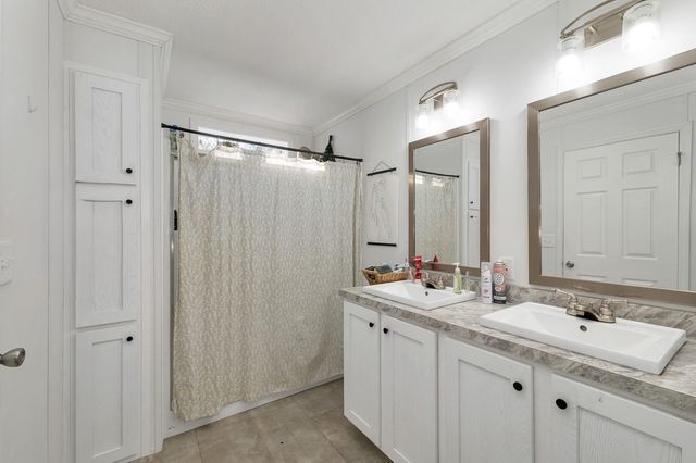 23 Dartmouth Circle, Newmarket, NH 03857