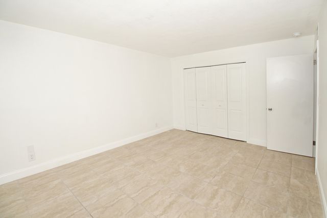 402 Lake Shore Drive 207, Lake Park, FL 33403