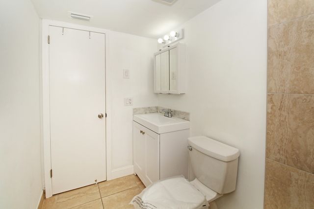 402 Lake Shore Drive 207, Lake Park, FL 33403