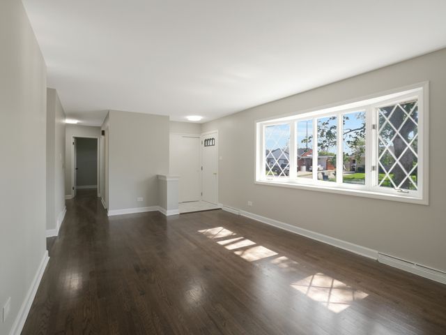 510 E Park Avenue, Elmhurst, IL 60126