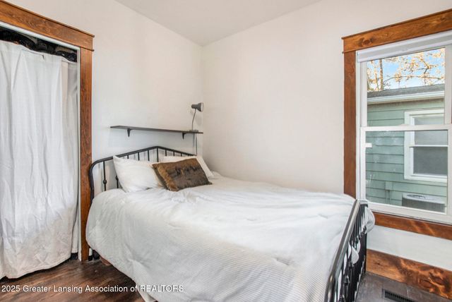 322 N Foster Avenue, Lansing, MI 48912