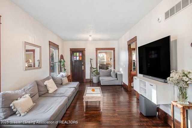 322 N Foster Avenue, Lansing, MI 48912