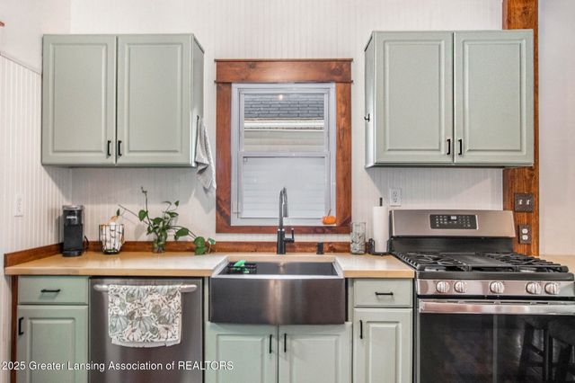 322 N Foster Avenue, Lansing, MI 48912