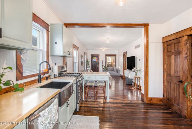 322 N Foster Avenue, Lansing, MI 48912