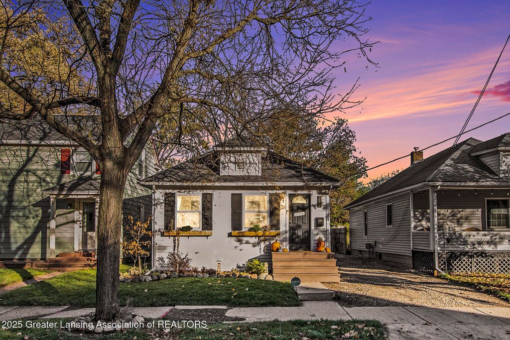 322 N Foster Avenue, Lansing, MI 48912