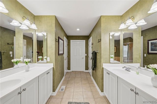 67 Breezewood Drive, Orchard Park, NY 14127