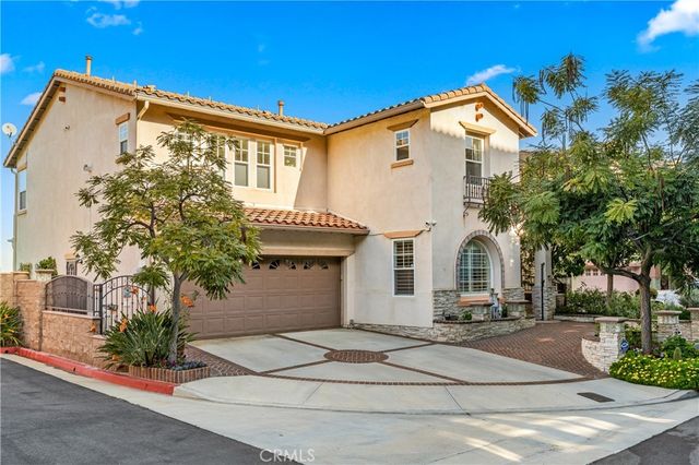 2239 Starlight Ln, Signal Hill, CA 90755