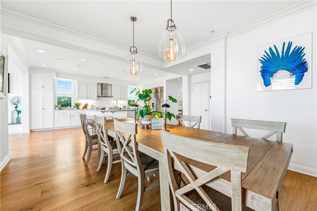 2239 Starlight Ln, Signal Hill, CA 90755