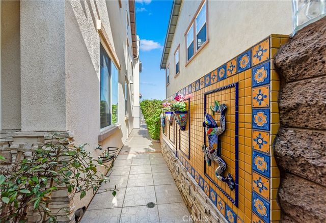 2239 Starlight Ln, Signal Hill, CA 90755