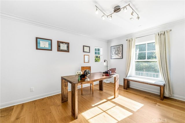 2239 Starlight Ln, Signal Hill, CA 90755