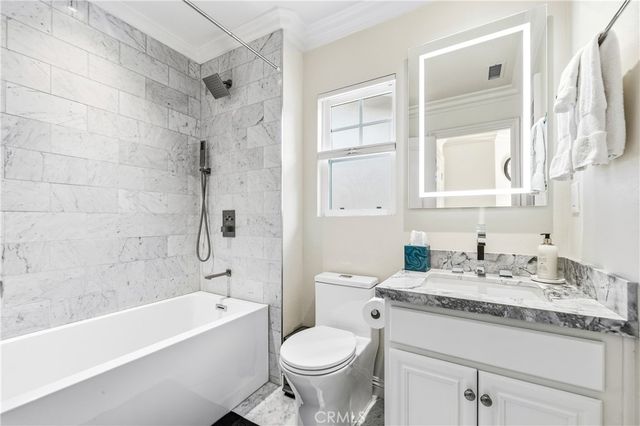 2239 Starlight Ln, Signal Hill, CA 90755