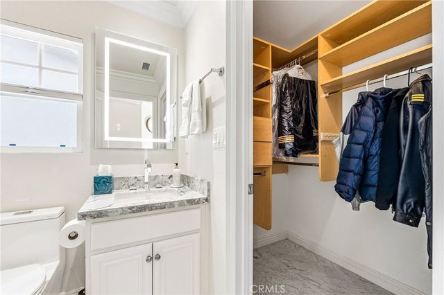 2239 Starlight Ln, Signal Hill, CA 90755