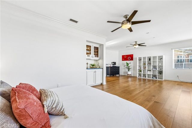 2239 Starlight Ln, Signal Hill, CA 90755