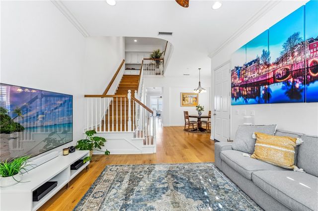 2239 Starlight Ln, Signal Hill, CA 90755