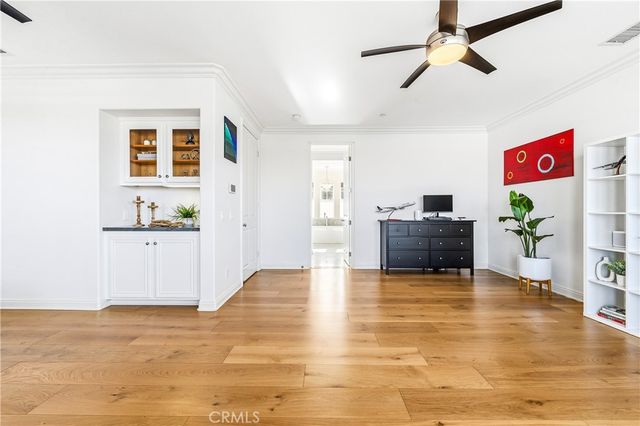 2239 Starlight Ln, Signal Hill, CA 90755