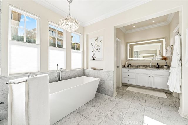 2239 Starlight Ln, Signal Hill, CA 90755