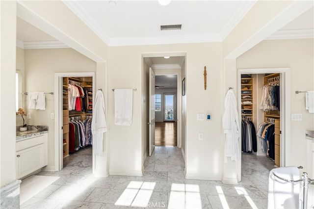 2239 Starlight Ln, Signal Hill, CA 90755