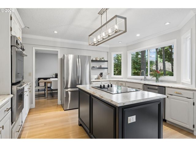 2861 RAWHIDE Ct, West Linn, OR 97068