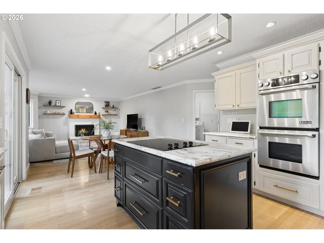 2861 RAWHIDE Ct, West Linn, OR 97068