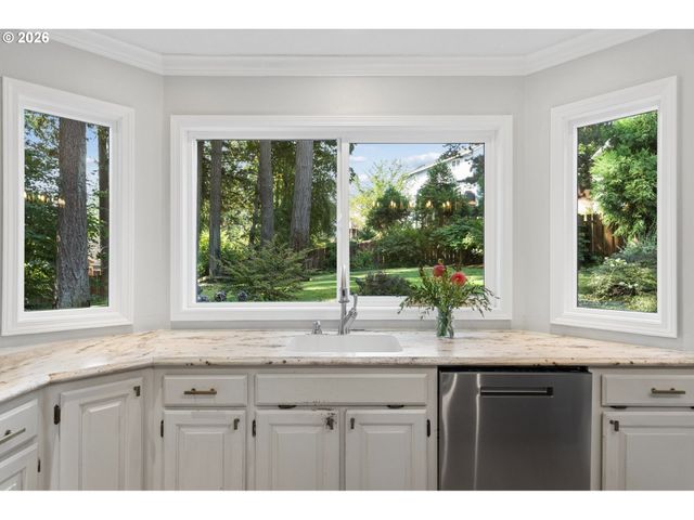 2861 RAWHIDE Ct, West Linn, OR 97068