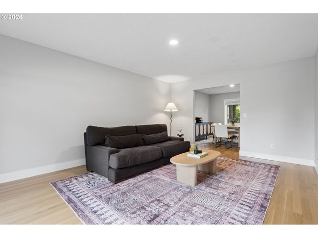 2861 RAWHIDE Ct, West Linn, OR 97068