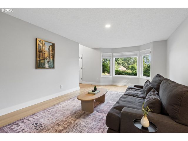 2861 RAWHIDE Ct, West Linn, OR 97068