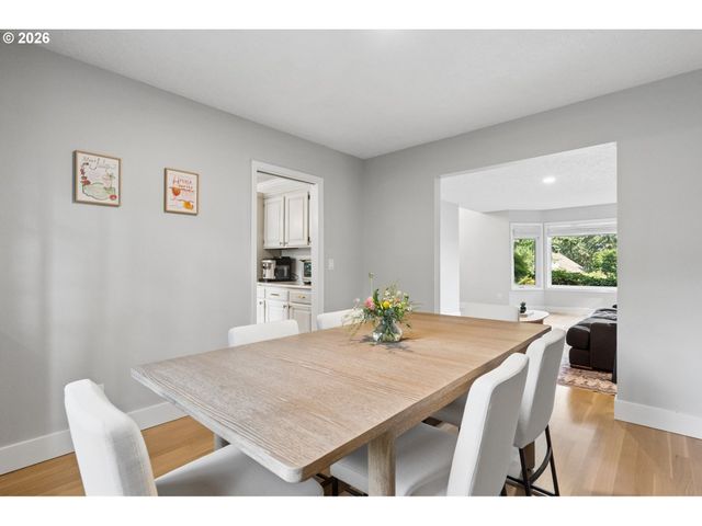 2861 RAWHIDE Ct, West Linn, OR 97068