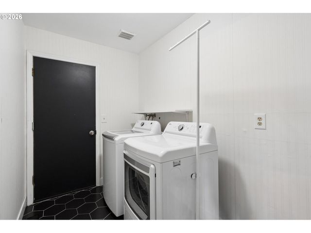 2861 RAWHIDE Ct, West Linn, OR 97068