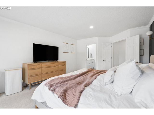 2861 RAWHIDE Ct, West Linn, OR 97068